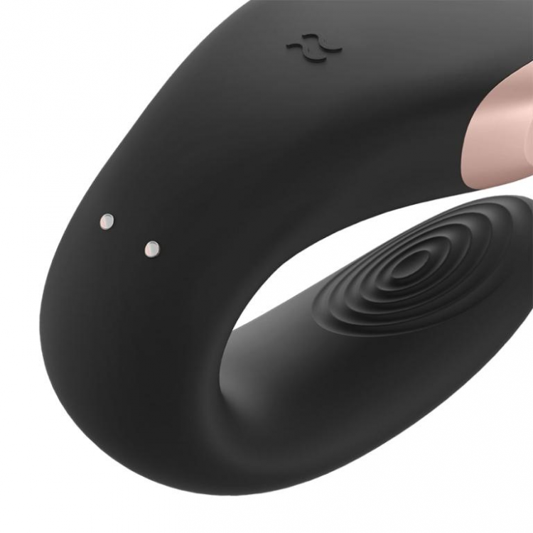 Парный вибратор Satisfyer Double Love с возможностью управления через пульт и приложение (черный)